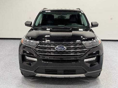 Used 2023 Ford Explorer XLT w/ Equipment Group 202A RWD image 3