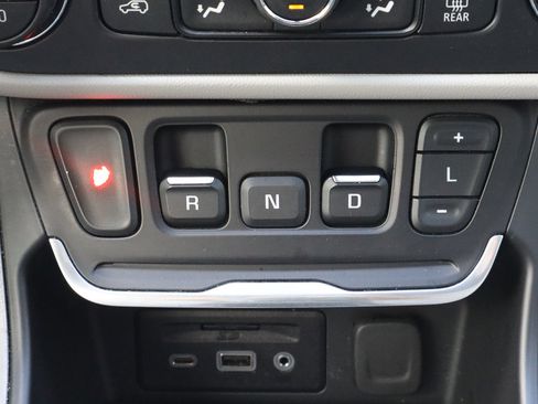 Used 2020 GMC Terrain SLE w/ Driver Convenience Package image 21