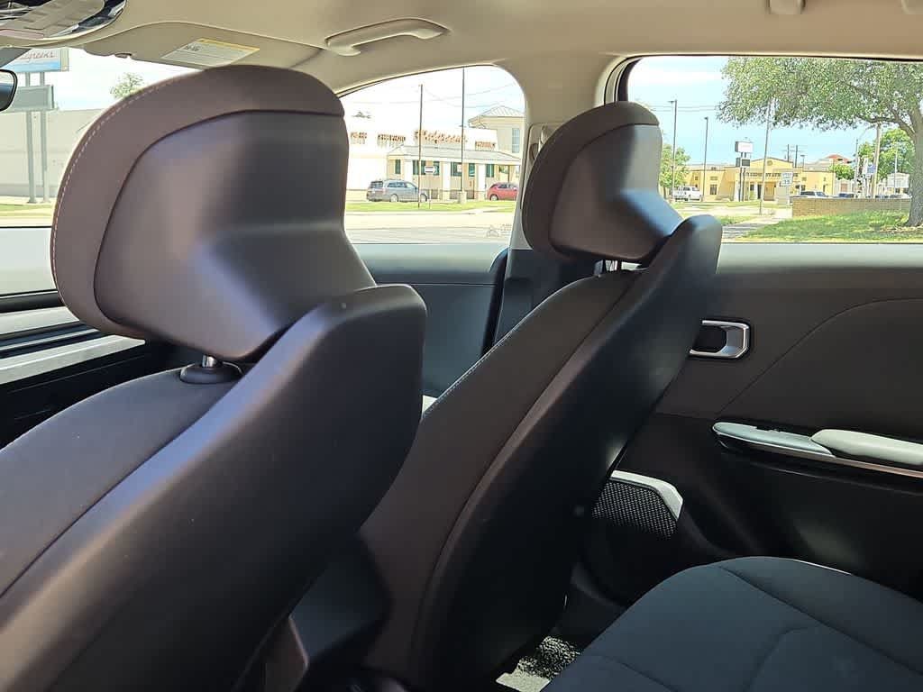 Used 2025 Kia K4 FWD image 16