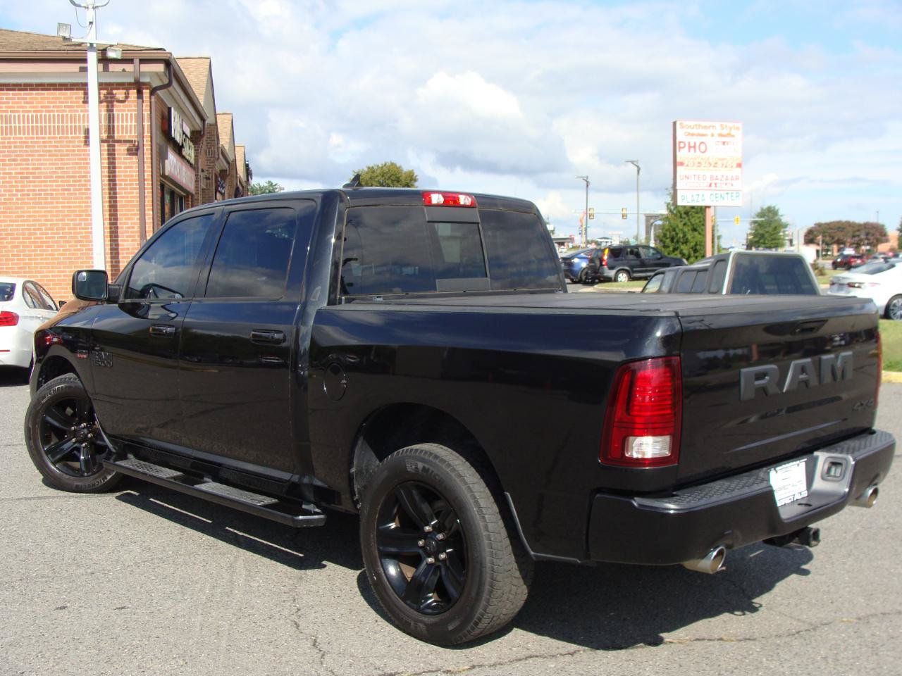 Used 2018 RAM 1500 Sport w/ Quick Order Package 26Q Night AWD/4WD image 4