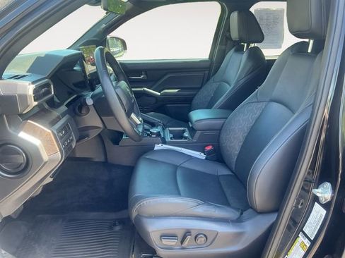 Used 2024 Toyota Tacoma Limited w/ Limited Package (LT) AWD/4WD image 9