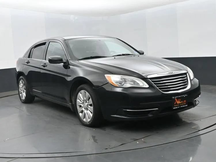 Used 2012 Chrysler 200 LX FWD image 2