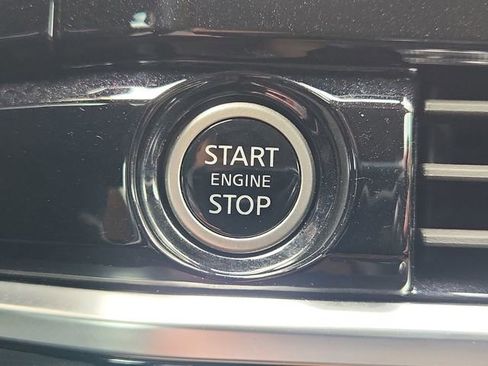 Used 2023 Nissan Pathfinder Platinum AWD/4WD image 17