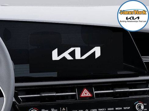 New 2025 Kia Niro EX image 18