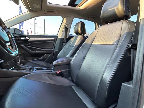 Used 2019 Volkswagen Jetta SE FWD image 33