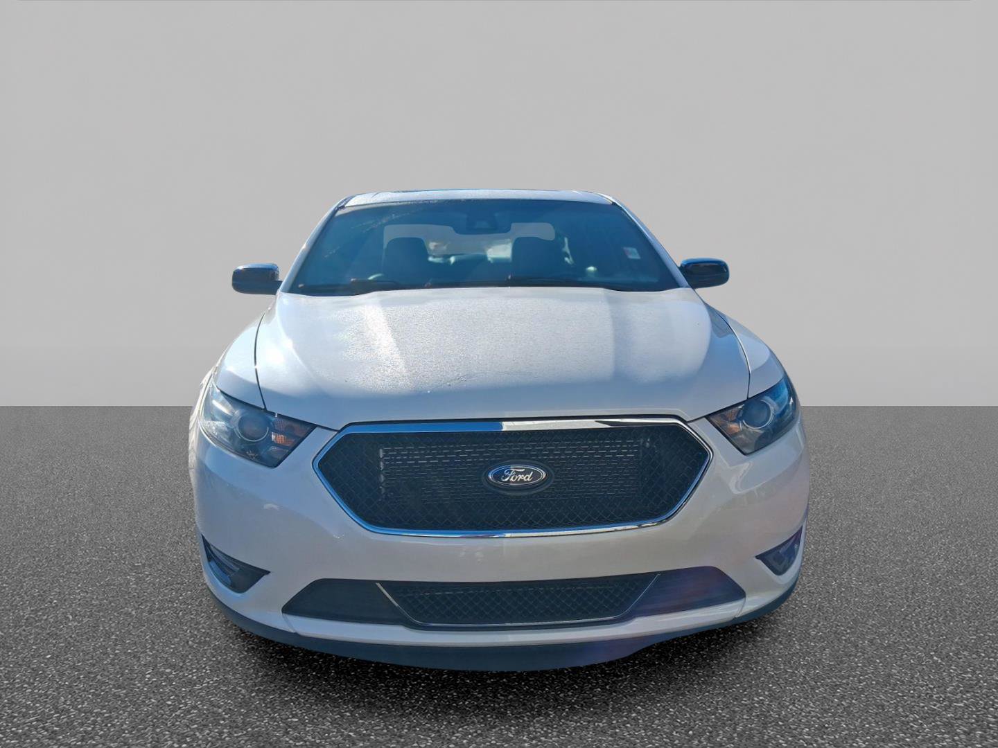Used 2015 Ford Taurus SHO w/ Equipment Group 401A AWD/4WD image 2