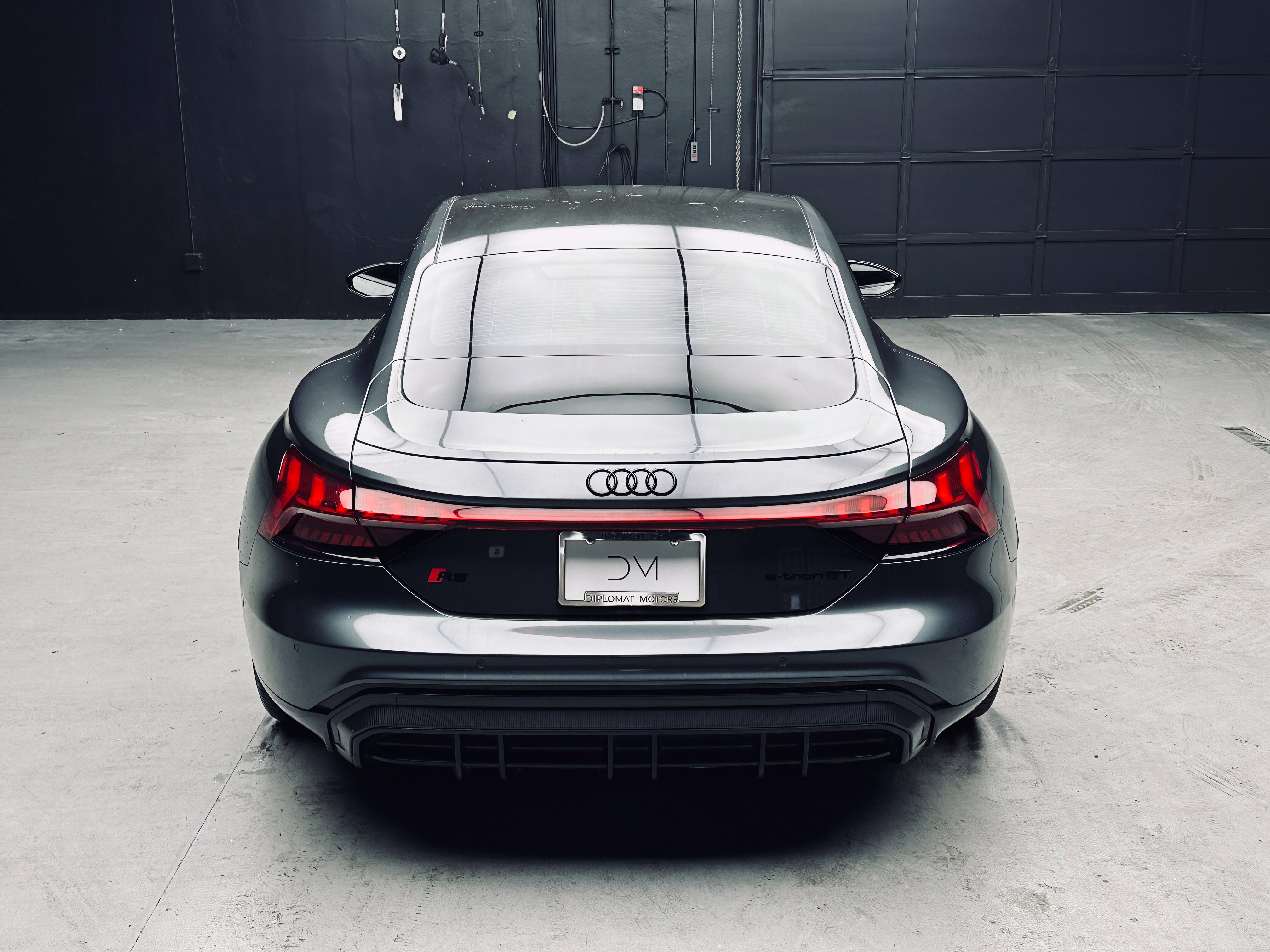 Used 2023 Audi RS e-tron GT w/ Carbon Performance Package AWD/4WD image 5