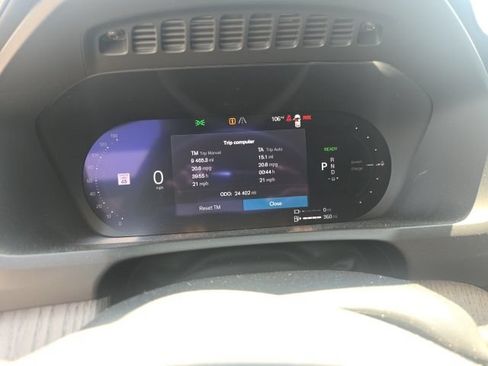 Used 2024 Volvo XC90 T8 Ultimate AWD/4WD image 8