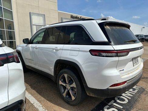 Used 2022 Jeep Grand Cherokee Limited 4xe AWD/4WD image 7