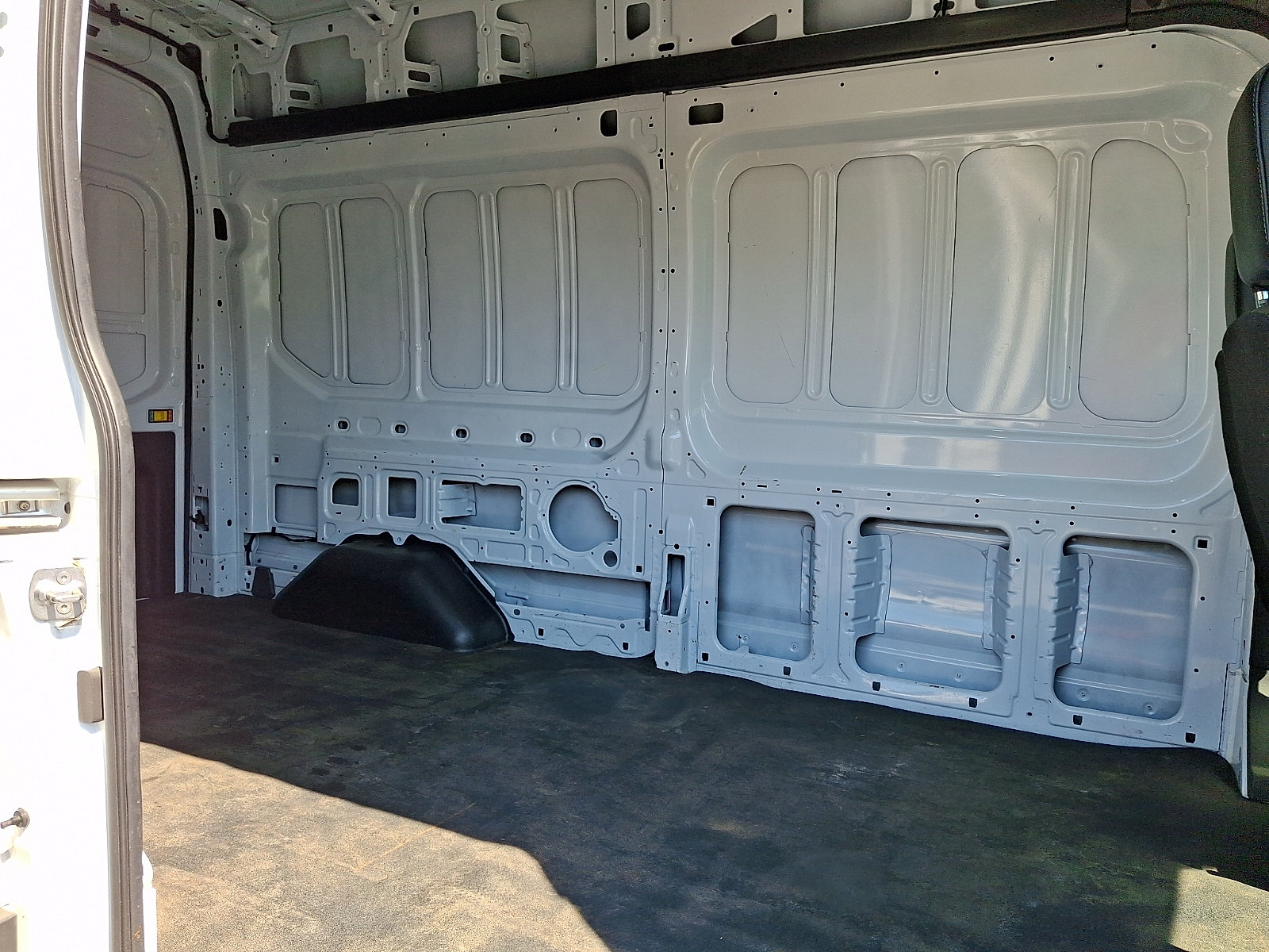 Used 2023 Ford Transit 350 148 High Roof RWD image 10