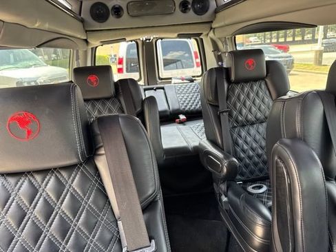 Used 2023 Chevrolet Express 2500 Extended RWD image 17