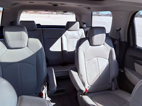 Used 2008 GMC Acadia SLT w/ Luxury Package image 17