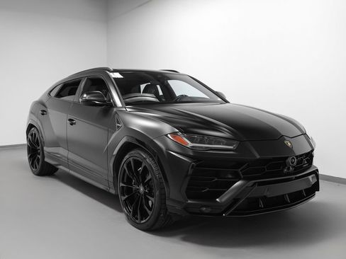 Used 2022 Lamborghini Urus AWD/4WD image 16