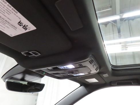 Used 2025 GMC Yukon XL Denali Ultimate image 27