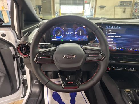 New 2025 Chevrolet Equinox EV RS w/ Convenience Package II image 21