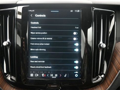 Used 2025 Volvo XC60 B5 Plus w/ Climate Package image 17