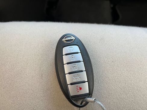 Used 2025 Nissan Altima 2.5 SV FWD image 25