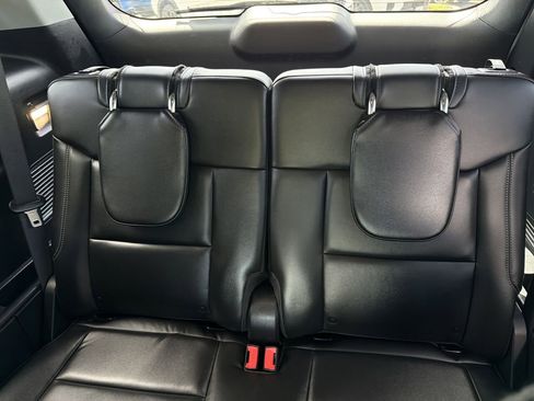 Certified 2022 Ford Explorer XLT w/ Equipment Group 202A RWD image 18