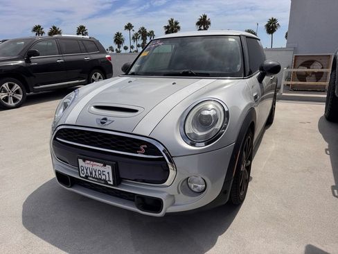 Used 2018 MINI Cooper S FWD image 3