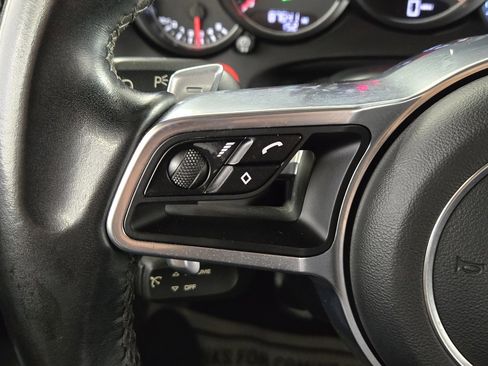 Used 2018 Porsche Cayenne Platinum Edition image 12