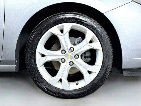 Used 2018 Chevrolet Cruze Premier image 38