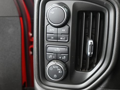 Used 2021 Chevrolet Silverado 1500 Custom image 15