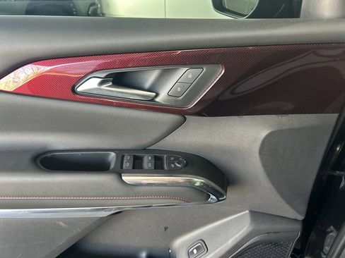 Used 2024 Chevrolet Traverse Z71 image 25