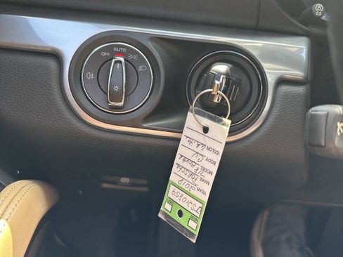 Used 2018 Porsche 718 Boxster image 27