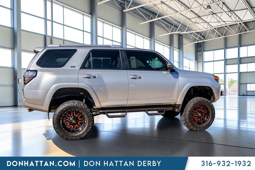 Used 2018 Toyota 4Runner SR5 Premium AWD/4WD image 33