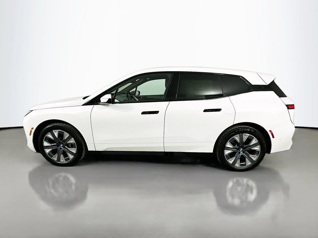 Used 2026 BMW iX xDrive45 w/ Premium Package AWD/4WD image 8