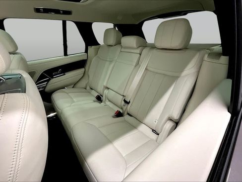 Used 2025 Land Rover Range Rover SE AWD/4WD image 21