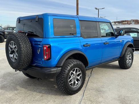 Used 2025 Ford Bronco Badlands image 8