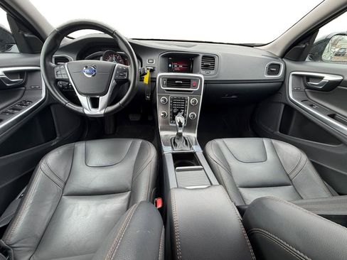 Used 2016 Volvo V60 T5 Cross Country Platinum image 12