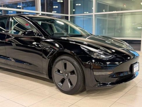 Used 2023 Tesla Model 3 Standard Range RWD image 5