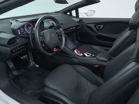 Used 2023 Lamborghini Huracan EVO image 23