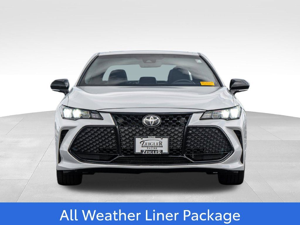Used 2019 Toyota Avalon XSE w/ All Weather Liner Package FWD image 2