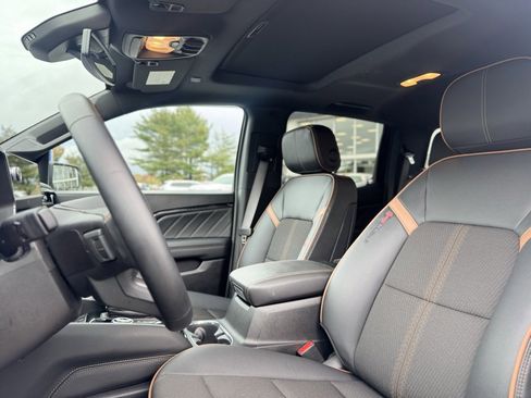 Used 2024 GMC Canyon AT4 image 16