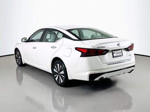 Used 2022 Nissan Altima 2.5 SV w/ SV Premium Package image 8