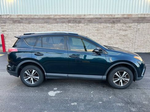Used 2018 Toyota RAV4 XLE FWD image 7
