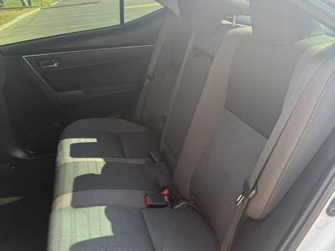 Used 2019 Toyota Corolla LE w/ Carpet Mat Package (TMS) FWD image 12