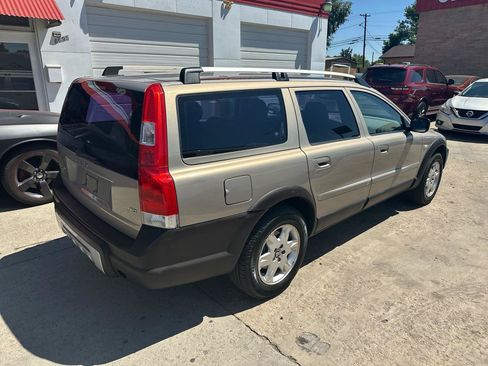 Used 2005 Volvo XC70 AWD/4WD image 5