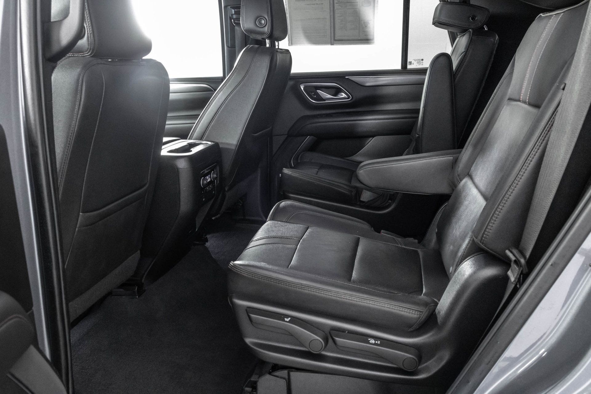 Used 2022 Chevrolet Tahoe RST w/ Luxury Package AWD/4WD image 39
