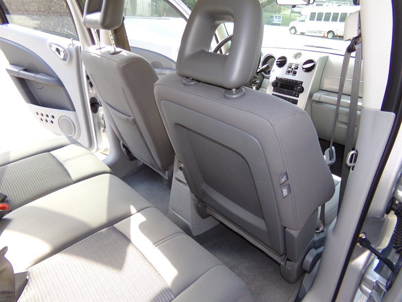 Used 2008 Chrysler PT Cruiser Touring FWD image 27