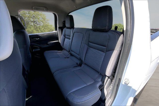 Certified 2023 Nissan Frontier SV w/ Tow Package RWD image 22