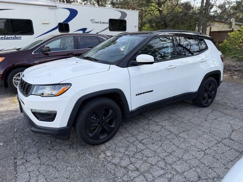 Used 2019 Jeep Compass Altitude image 12