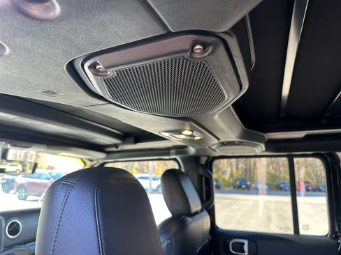 Used 2022 Jeep Wrangler Unlimited Sahara w/ Cold Weather Group image 35