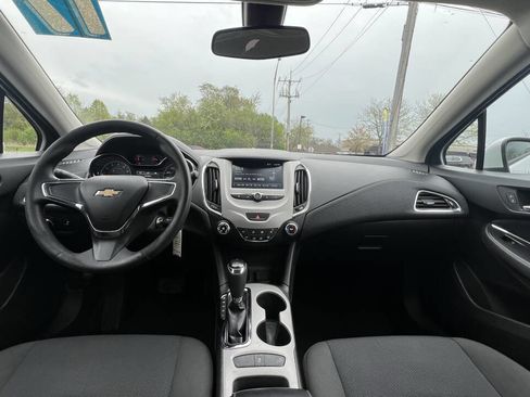 Used 2017 Chevrolet Cruze LS image 15