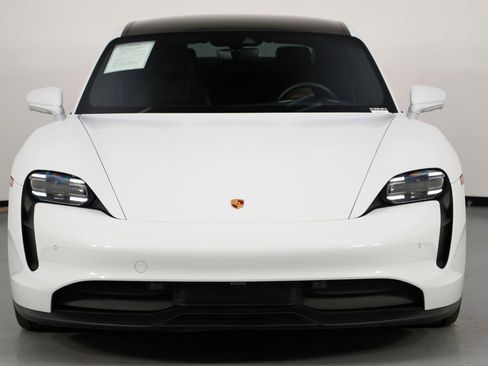 Used 2022 Porsche Taycan image 46