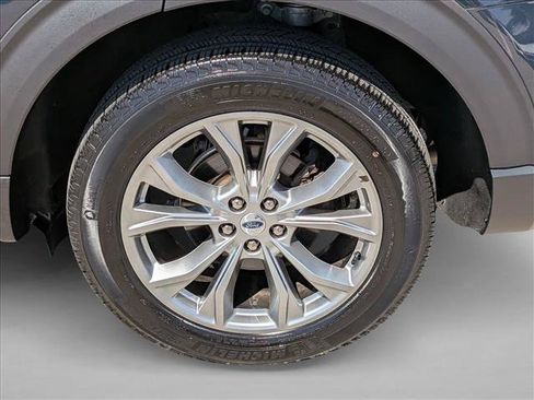 Certified 2022 Ford Explorer XLT w/ Equipment Group 202A AWD/4WD image 27