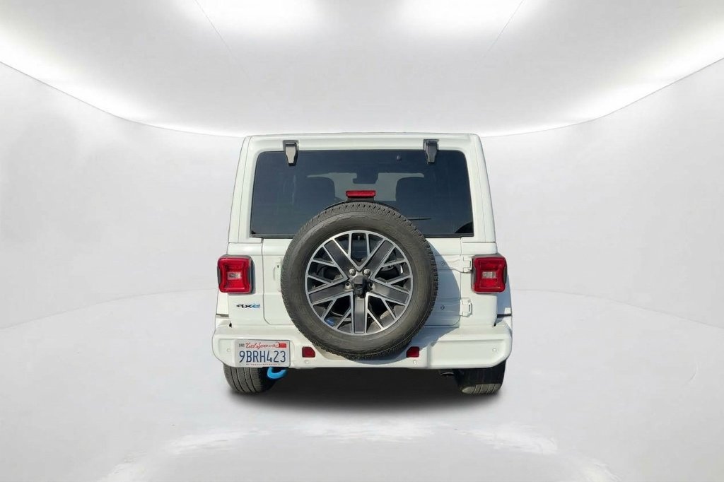 Used 2022 Jeep Wrangler Unlimited Sahara AWD/4WD image 7
